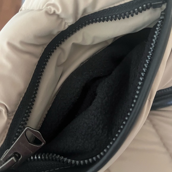 Gorgeous Patsy Mackage. Removable fur trim on hood. Light tan color. Size small. - Picture 9 of 9